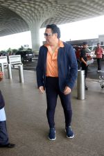 Govinda seen at the airport on 8 July 2023 (4)_64a955d390db3.JPG