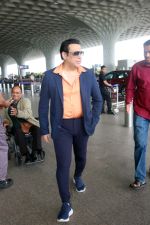 Govinda seen at the airport on 8 July 2023 (7)_64a955d8ba0f8.JPG