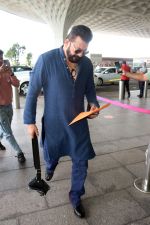 Sanjay Dutt seen at the airport on 8 July 2023 (13)_64a957ee9d27c.JPG