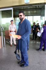 Sanjay Dutt seen at the airport on 8 July 2023 (20)_64a9580841897.JPG