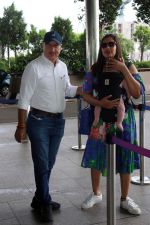 Bipasha Basu seen carrying her baby girl and posing for camer with Anupam Kher on 9 July 2023 (10)_64ac0712051c7.JPG