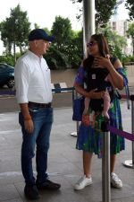 Bipasha Basu seen carrying her baby girl and posing for camer with Anupam Kher on 9 July 2023 (5)_64ac0700aa906.JPG