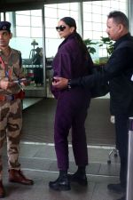 Deepika Padukone covered in Indigo seen at the airport on 11 July 2023 (4)_64ace4332e973.jpg
