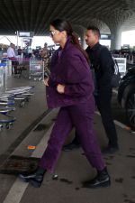 Deepika Padukone covered in Indigo seen at the airport on 11 July 2023 (9)_64ace439df59b.jpg