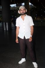 Siddharth Chandekar seen at the airport on 18 July 2023 (4)_64b6941ce98cb.JPG