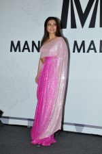Kajol attends The Bridal Couture Show by Manish Malhotra in Mumbai on 20 July 2023 (75)_64ba6a1051171.JPG