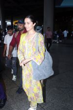 Shraddha Kapoor seen at the airport on 22 July 2023 (11)_64bbfd2ccbb63.JPG