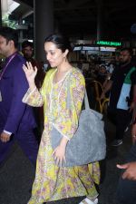 Shraddha Kapoor seen at the airport on 22 July 2023 (17)_64bbfd37a79c2.JPG