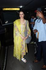 Shraddha Kapoor seen at the airport on 22 July 2023 (32)_64bbfd521349d.JPG