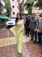 Janhvi Kapoor at the National College for Bawaal movie promotion on 24 July 2023 (2)_64be8f5ea085f.jpeg
