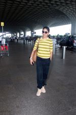 Sunidhi Chauhan seen at the airport on 25 July 2023 (9)_64bfcc7b01871.JPG