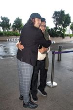 Agam Kumar Nigam, Sonu Nigam seen at the airport on 26 July 2023 (8)_64c12448ee03a.JPG