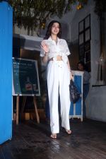 Khushi Kapoor seen outside Olive Restaurant for lunch in Bandra on 26 July 2023 (11)_64c12bee33830.jpeg