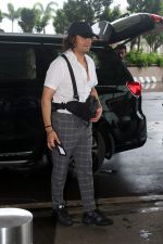 Sonu Nigam seen at the airport on 26 July 2023 (1)_64c12455671ba.JPG