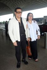 Govinda, Sunita Ahuja seen at the airport on 29 July 2023 (11)_64c4e301c163d.JPG