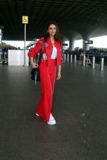 Aditi Rao Hydari in red seen at the airport on 30 July 2023 (11)_64c656596df6d.JPG