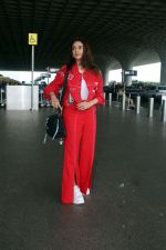 Aditi Rao Hydari in red seen at the airport on 30 July 2023 (13)_64c6565d56213.JPG