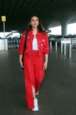 Aditi Rao Hydari in red seen at the airport on 30 July 2023 (19)_64c65668ce995.JPG