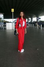 Aditi Rao Hydari in red seen at the airport on 30 July 2023 (7)_64c65651062e6.JPG
