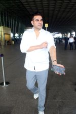 Arbaaz Khan seen at the airport on 30 July 2023 (14)_64c640492c2ac.JPG