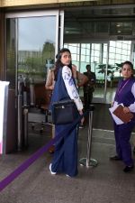 Athiya Shetty seen at the airport on 30 July 2023 (15)_64c63f8e3393c.JPG