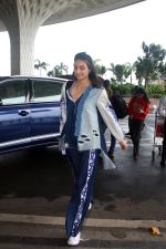 Athiya Shetty seen at the airport on 30 July 2023 (4)_64c63f6a6bb17.JPG
