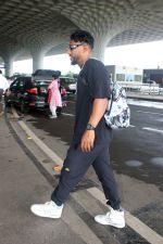 Dino James seen at the airport on 30 July 2023 (4)_64c643d4b4c54.JPG