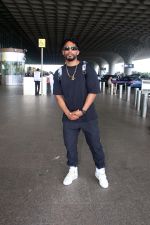Dino James seen at the airport on 30 July 2023 (5)_64c643d6add74.JPG