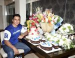 Sonu Sood celebrates his birthday with fans at his home on 30 July 2023 (16)_64c65c8020403.jpeg