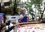 Sonu Sood celebrates his birthday with fans at his home on 30 July 2023 (7)_64c65c78aec84.jpeg