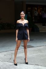 Ananya Panday promoting Dream Girl 2 in Andheri on 31 July 2023 (26)_64c7b3c0a1484.jpeg