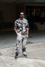 Ayushmann Khurrana promoting Dream Girl 2 in Andheri on 31 July 2023 (7)_64c7b37b16833.jpeg