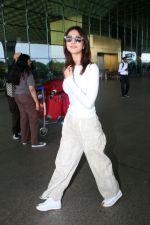 Vaani Kapoor seen at the airport on 1 August 2023 (6)_64c8ee981ad0e.JPG