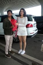 Shraddha Kapoor seen at the airport on 2 Aug 2023 (11)_64ca03f0b74eb.JPG