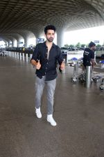 Arjit Taneja seen at the airport on 3rd August 2023 (13)_64cb5dc36ea5d.JPG