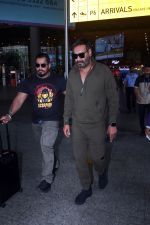 Ajay Devgn seen at the airport on 5th August 2023 (1)_64ce075d8ade4.JPG