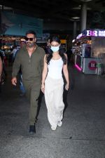 Ajay Devgn with daughter Nysa Devgan seen at the airport on 5th August 2023 (25)_64ce071ecc269.JPG