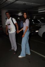 Abhishek Kapoor and Pragya Kapoor seen at the airport on 7th August 2023 (13)_64d0e97454f1b.JPG