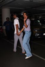 Abhishek Kapoor and Pragya Kapoor seen at the airport on 7th August 2023 (18)_64d0e97cf00b1.JPG