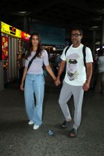 Abhishek Kapoor and Pragya Kapoor seen at the airport on 7th August 2023 (5)_64d0e9666caf0.JPG