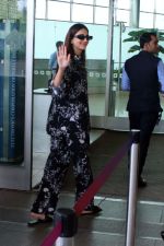 Vaani Kapoor seen at the airport on 7th August 2023 (17)_64d09cd4986b3.jpg