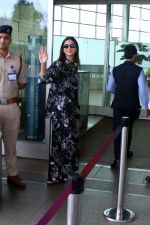 Vaani Kapoor seen at the airport on 7th August 2023 (20)_64d09cd912dc7.jpg