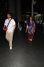 Tejasswi Prakash and Karan Kundrra Spotted At Airport Arrival on 8th August 2023 (16)_64d340667d0fb.JPG