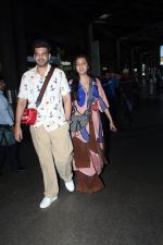Tejasswi Prakash and Karan Kundrra Spotted At Airport Arrival on 8th August 2023 (20)_64d3406d51422.JPG