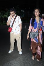 Tejasswi Prakash and Karan Kundrra Spotted At Airport Arrival on 8th August 2023 (31)_64d340817641a.JPG