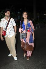 Tejasswi Prakash and Karan Kundrra Spotted At Airport Arrival on 8th August 2023 (36)_64d3408a0ba3d.JPG