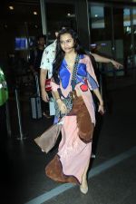 Tejasswi Prakash and Karan Kundrra Spotted At Airport Arrival on 8th August 2023 (4)_64d3405184a8f.JPG