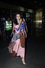 Tejasswi Prakash and Karan Kundrra Spotted At Airport Arrival on 8th August 2023 (8)_64d340589d1ba.JPG
