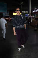 Vijay Varma Spotted At Airport on 8th August 2023 (1)_64d3471a35007.JPG