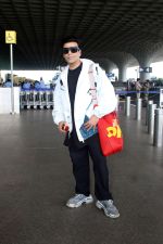 Karan Johar spotted at the airport on 9th August 2023 (13)_64d4fd0691e07.JPG